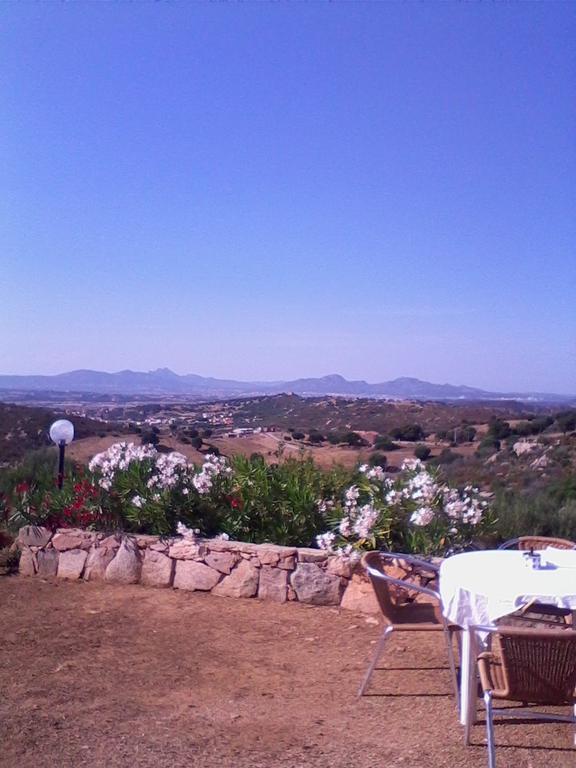 Farm Stay Gli Oleandri Loiri Porto San Paolo Extérieur photo