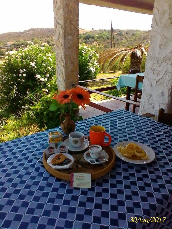 Farm Stay Gli Oleandri Loiri Porto San Paolo Extérieur photo